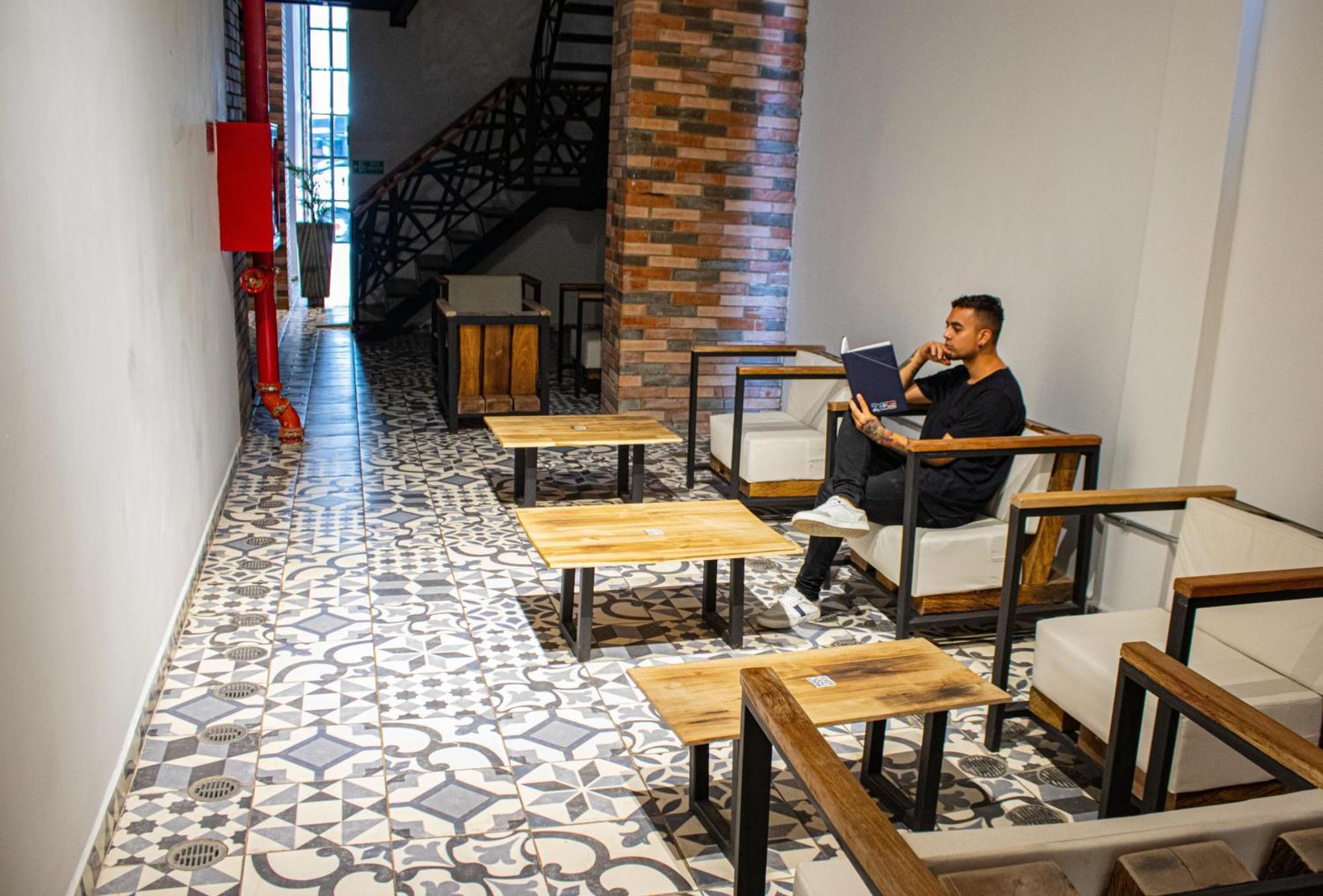 Apartahotel Medellín Buitenkant foto