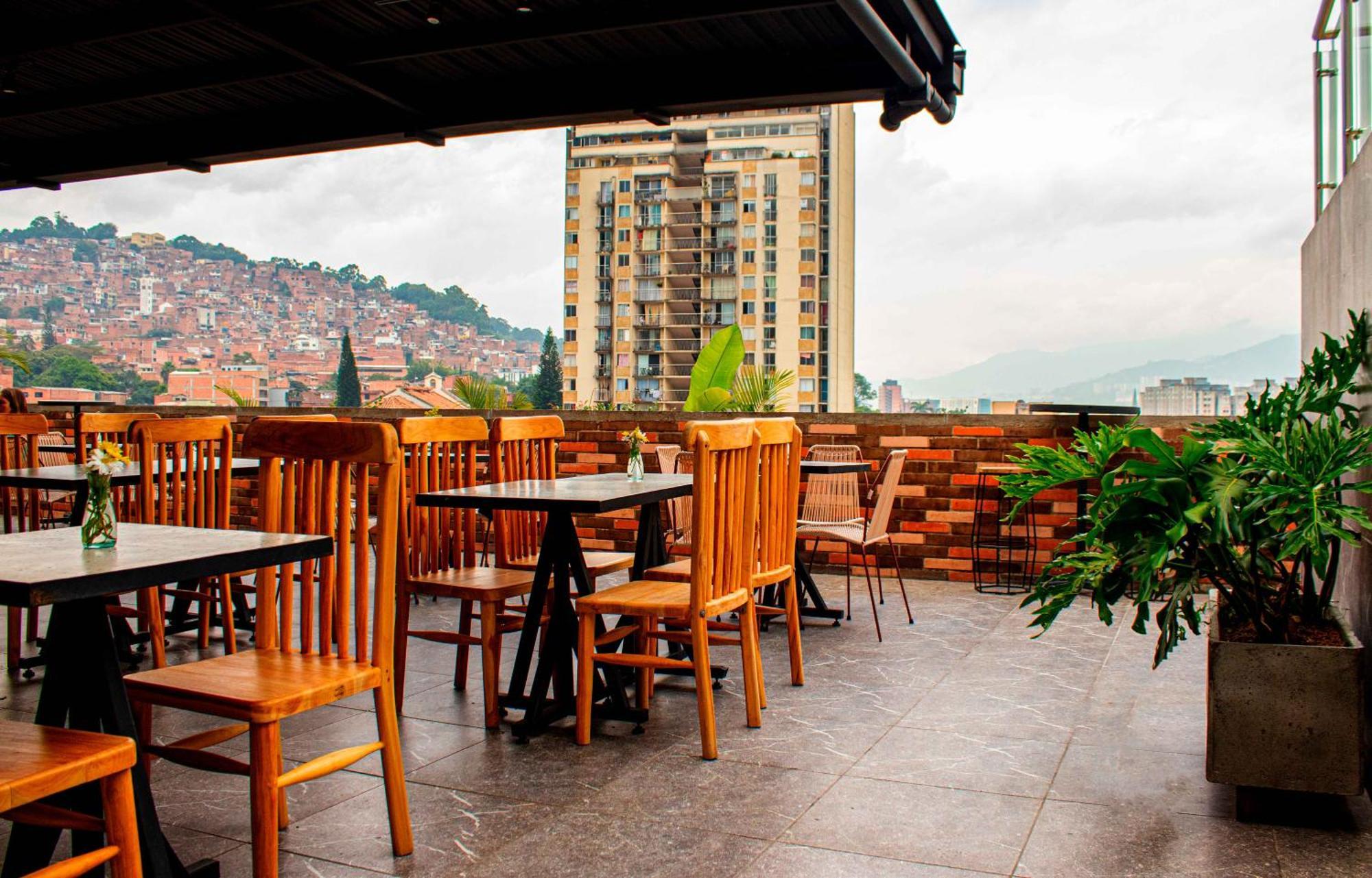 Apartahotel Medellín Buitenkant foto