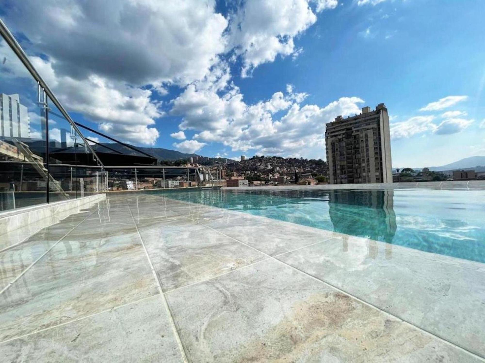 Apartahotel Medellín Buitenkant foto